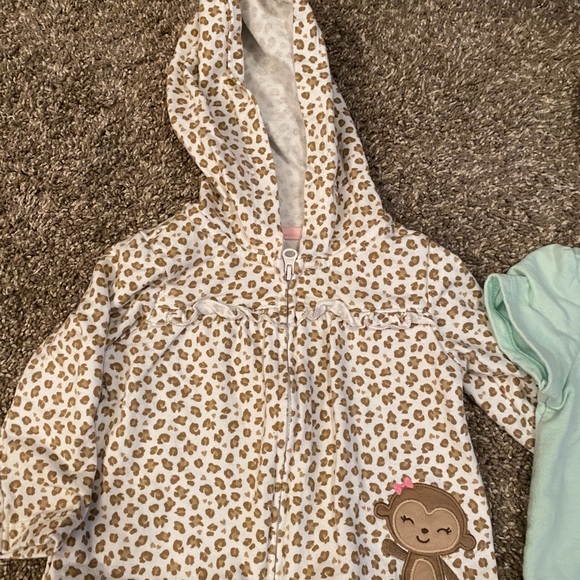 Jackets 🧥 - Picture 3 of 3